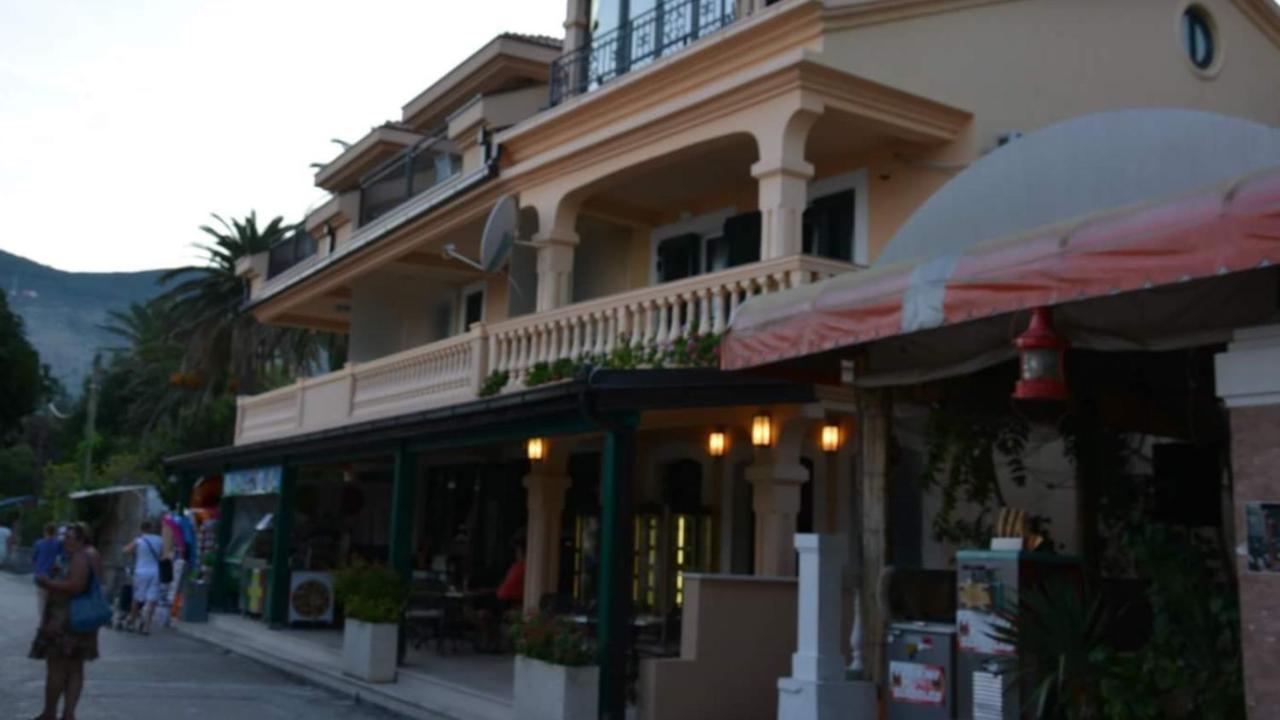 Apartments Adriatico Herceg Novi Bagian luar foto